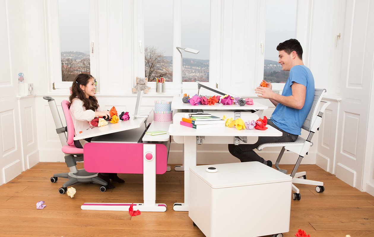 mitwachsende Kindermöbel von moll kinderschreibtische kinderdrehstühle höhenverstellbar neigbar made in germany