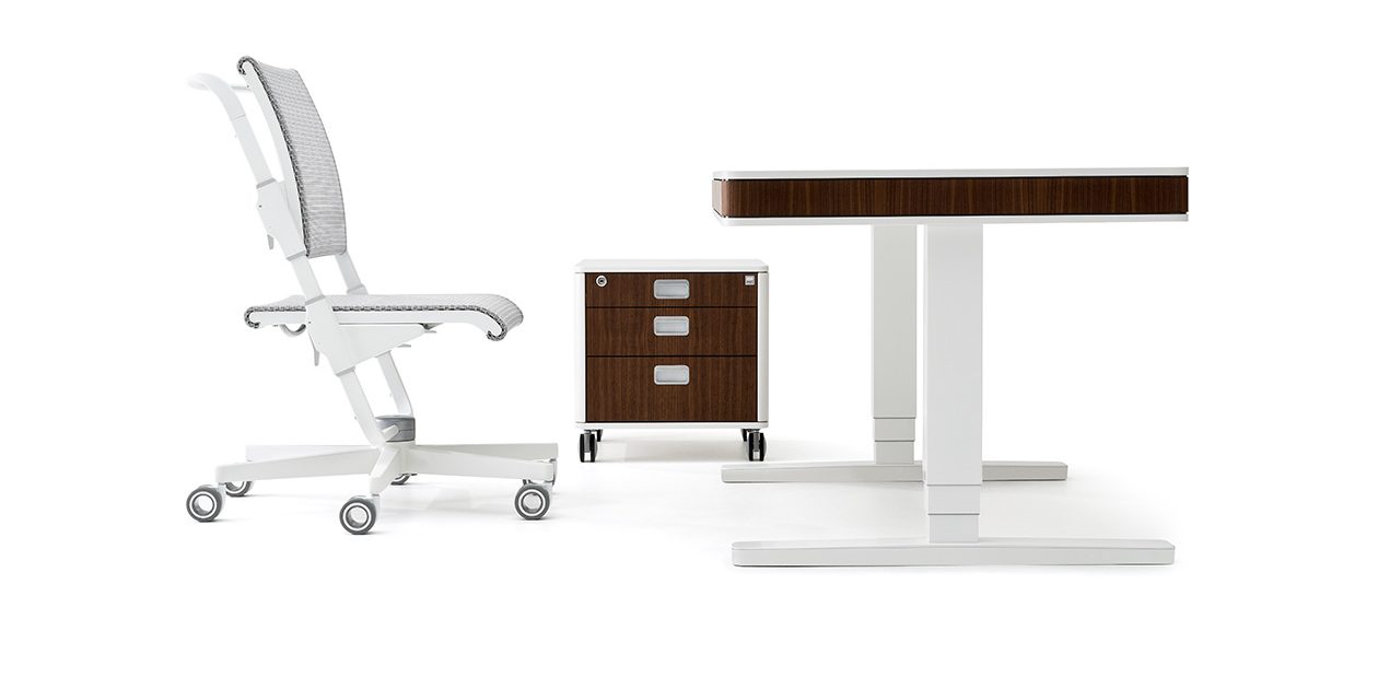 Designnoebel-moll-unique-S9-C7-T7-nussbaum-1 designmöbel von moll unique designschrebtisch T7 designdrehstuhl S9 höhenverstellbar made in germany