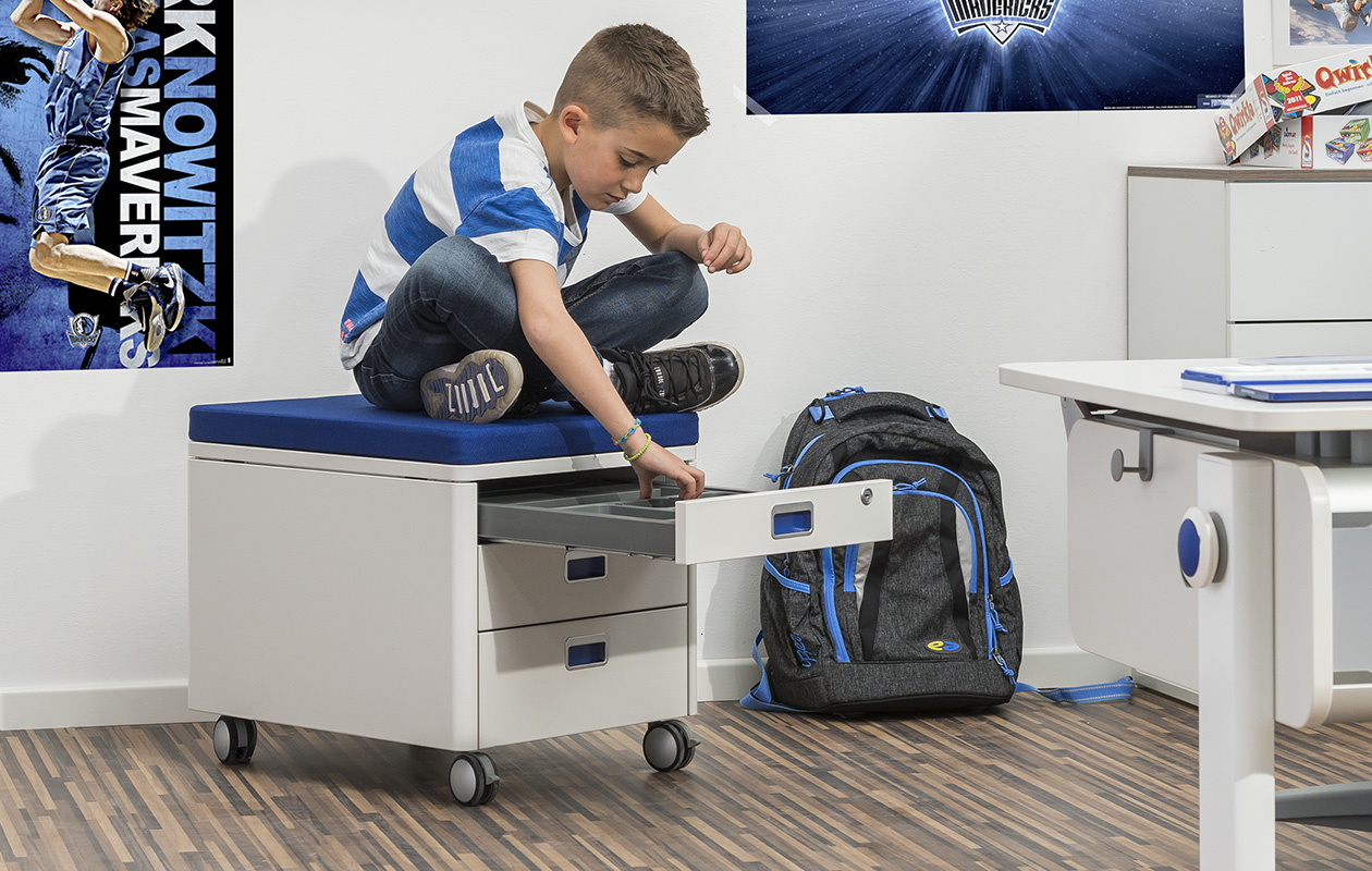 mitwachsende Kindermöbel von moll kinderschreibtische kinderdrehstühle höhenverstellbar neigbar made in germany