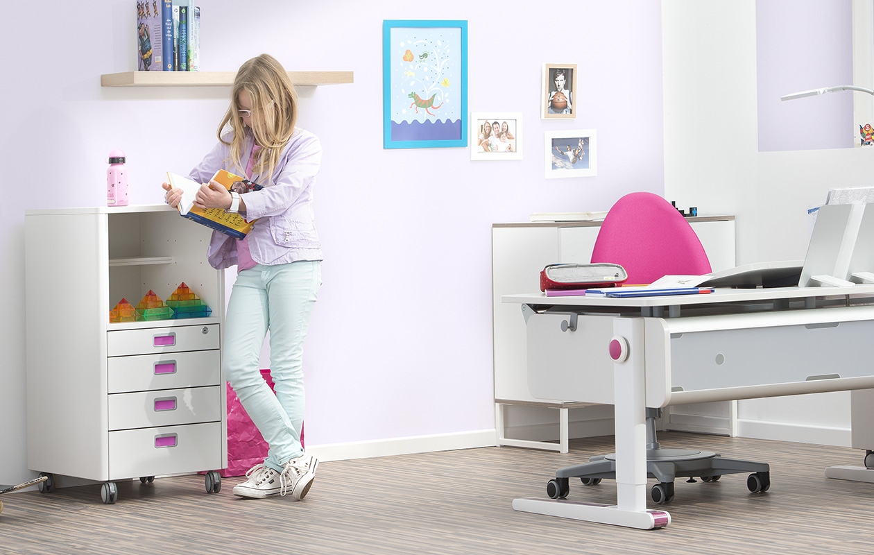 moll kids Champion Cubicmax jugendschreibtisch kinderschreibtisch_ 02 mitwachsende Kindermöbel von moll kinderschreibtische kinderdrehstühle höhenverstellbar neigbar made in germany