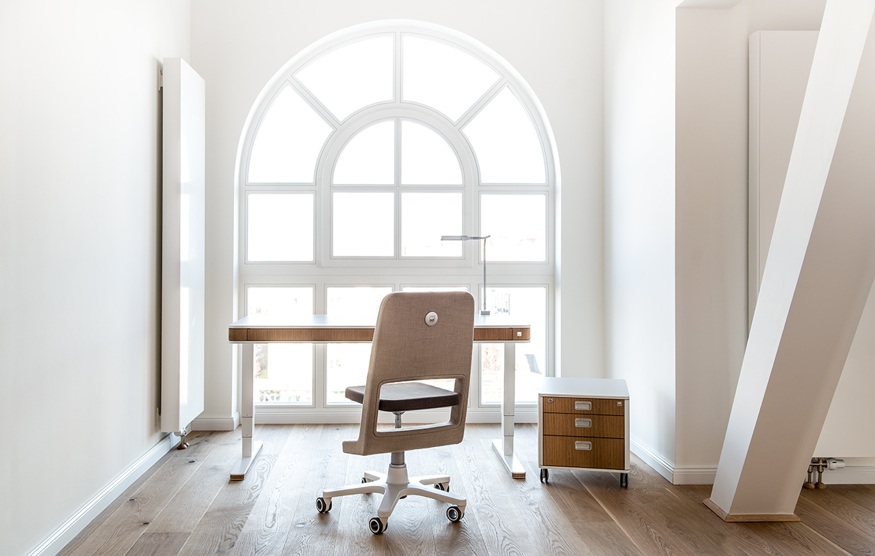 designmöbel von moll unique designschrebtisch T7 designdrehstuhl S9 höhenverstellbar made in germany