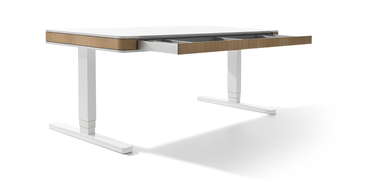 moll unique elektrisch hoehenverstellbarer Schreibtisch T7 xl 45Grad Eiche Schublade offen designmöbel von moll unique designschrebtisch T7 elektrisch höhenverstellbar made in germany