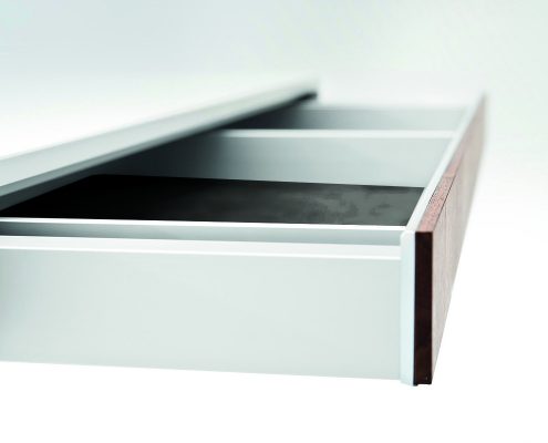 Mitwachsende Schreibmöbel von moll designmöbel von moll unique designschrebtisch T7 elektrisch höhenverstellbar made in germany