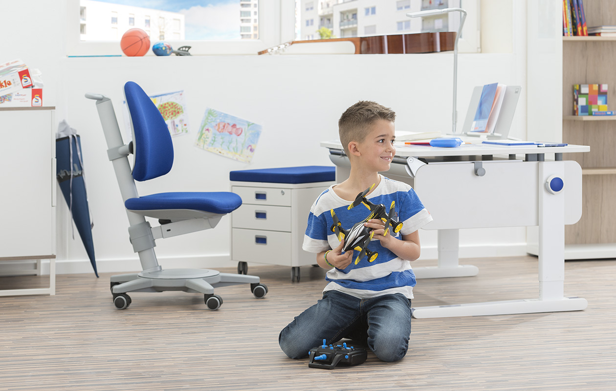 mitwachsende Kindermöbel von moll kinderschreibtische kinderdrehstühle höhenverstellbar neigbar made in germany