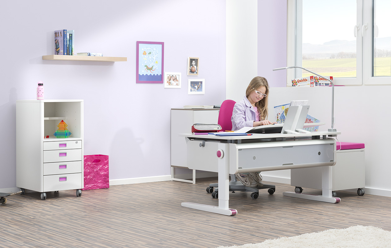 mitwachsende Kindermöbel von moll kinderschreibtische kinderdrehstühle höhenverstellbar neigbar made in germany