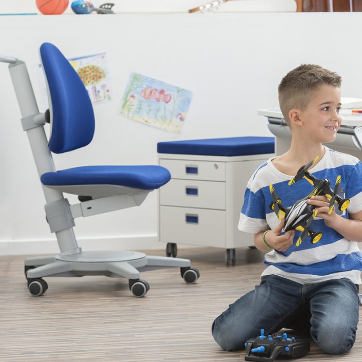 mitwachsende Kindermöbel von moll kinderschreibtische kinderdrehstühle höhenverstellbar neigbar made in germany
