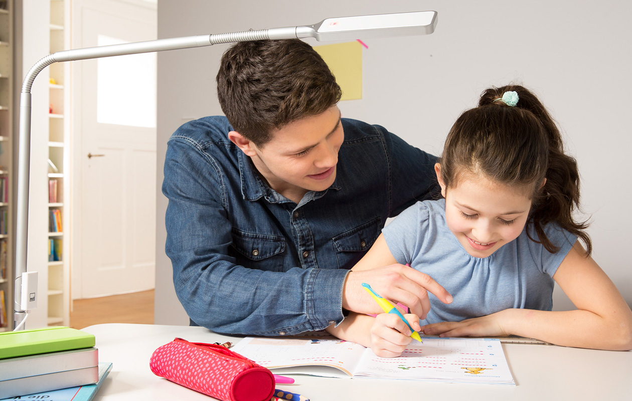 moll Kinder- und Jugendschreibtisch Champion moll flexlight LED Kinderschreibtischleuchte