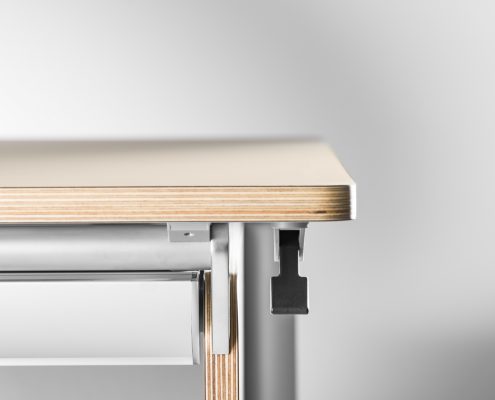 Designschreibtisch-Hoehenverstellung-moll-T5-Bedienhebel